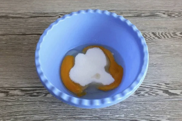 Kombinovat Vejce Cukr Vanilkový Extrakt Misce — Stock fotografie