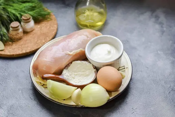 Подготовка Необходимых Ингредиентов Приготовления Цыпленка Sicheniki — стоковое фото