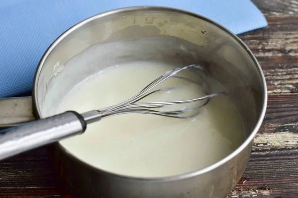 Prepara Crema Hasta Que Esté Espesa Cálmate —  Fotos de Stock