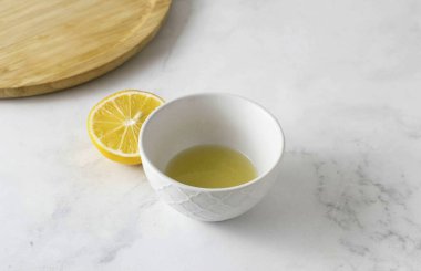 Limonun suyunu sıkın..