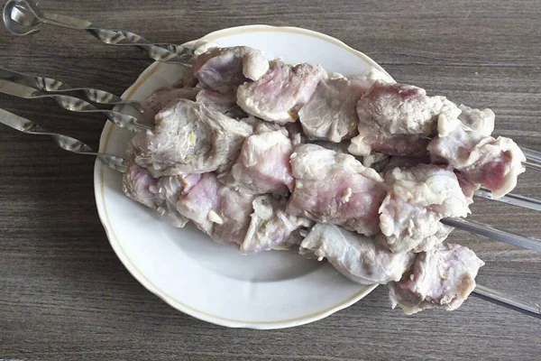 Μετά Τον Προκαθορισμένο Χρόνο Τοποθετήστε Κρέας Σουβλάκια Αφήστε Θερμοκρασία Δωματίου — Φωτογραφία Αρχείου