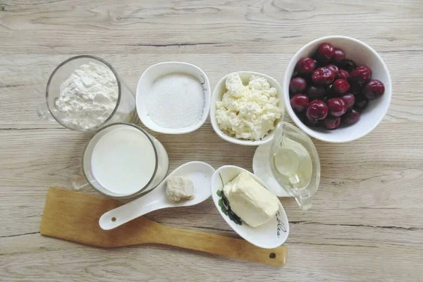 Prepare Todos Los Ingredientes Necesarios Para Hacer Pastel Cereza Levadura — Foto de Stock