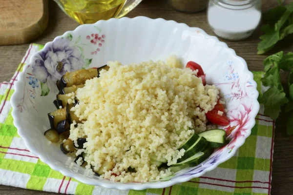 Mettere Couscous Piatto — Foto Stock