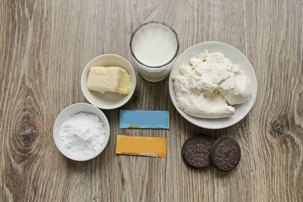 Připravte Všechny Ingredience Potřebné Výrobě Tvarohového Koláče Oreo Rozpustit Máslo — Stock fotografie