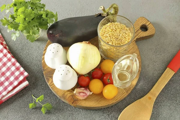 Bereiten Sie Alle Zutaten Für Den Bulgur Auberginen Salat Vor — Stockfoto