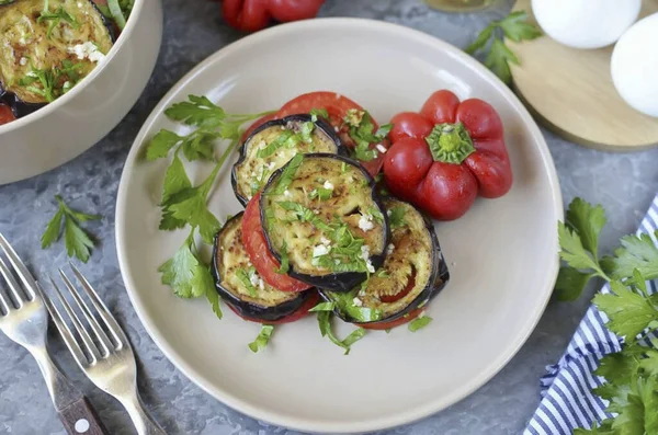 Refrigerador Los Tomates Remojan Las Berenjenas Las Hacen Especialmente Sabrosas — Foto de Stock