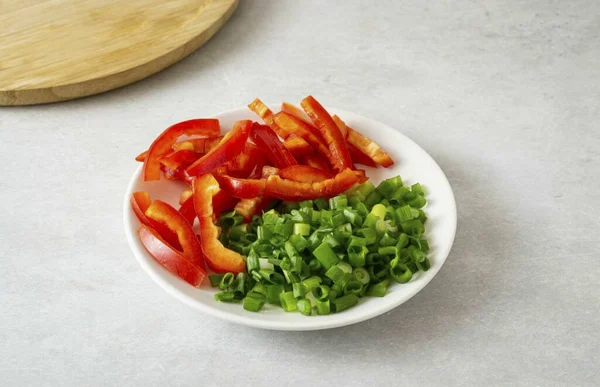 Finely Chop Green Onion Chop Bell Pepper Thin Strips — Stock Photo, Image