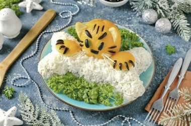 Kemikli komik bir kaplan yavrusu şeklinde 