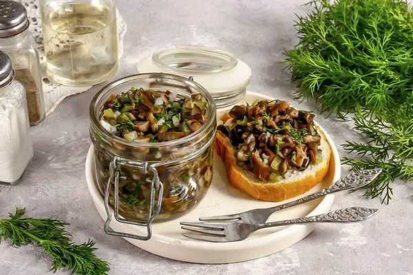 Put Mushroom Caviar Jar Container Chill Minutes Refrigerator Serve Bread — Fotografia de Stock