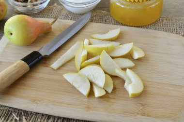 Armutları küçük parçalara böl..