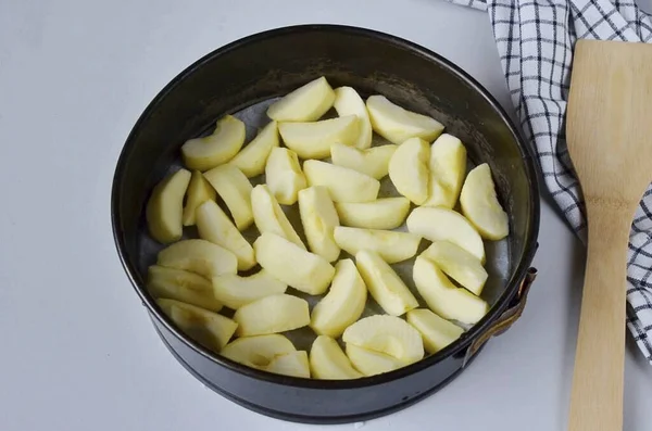 Cut Apples Slices Remove Cores Skin Tough Cut Divide Apples — Fotografia de Stock