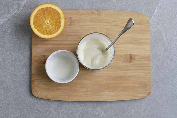 While Cake Baking Combine Powdered Sugar Vanilla Extract Cream Adding — Fotografia de Stock