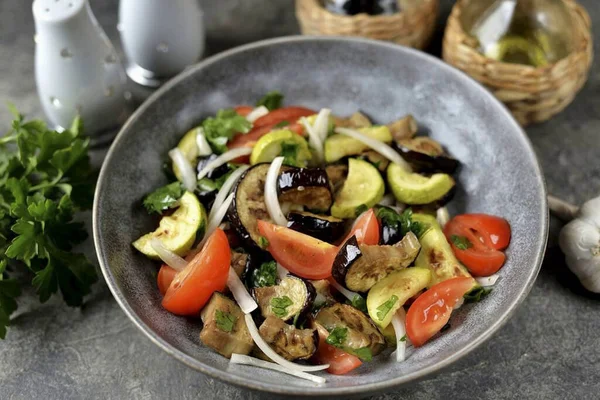 Ensalada Jugosa Sabrosa Sana Preparada Revuelva Ensalada Fondo Sirva Inmediatamente —  Fotos de Stock