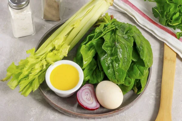 Prepare All Ingredients Needed Make Spinach Celery Salad Boil Chicken — Stock fotografie