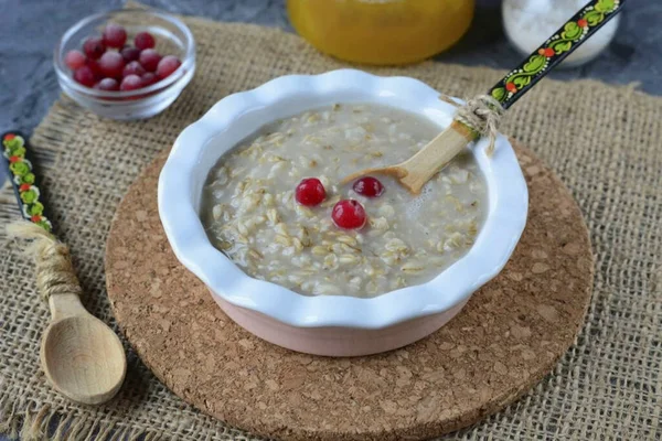 Serve Warm Quick Breakfast Solution Oatmeal Honey Water Dish Healthy — стоковое фото