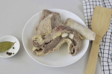 Remove the cooked meat.