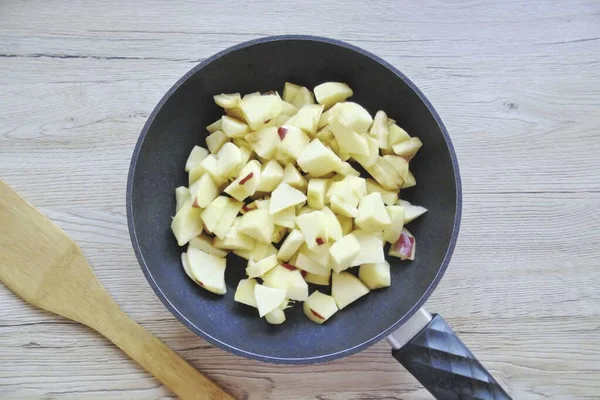 Apples Wash Peel Chop Finely Place Dry Skillet Apples Sour — стоковое фото