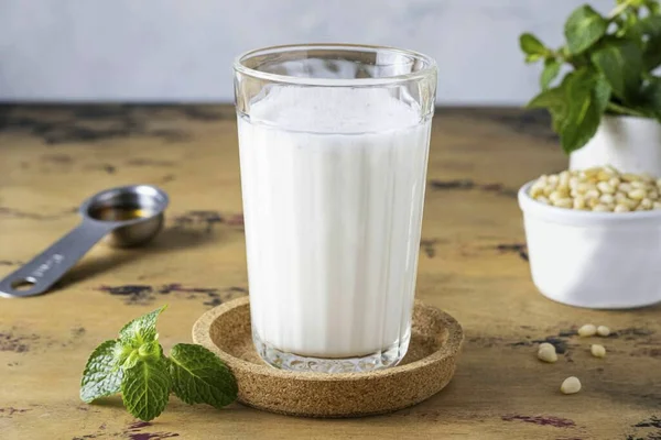 Has Very Delicate Creamy Taste Bright Nutty Aroma Cedar Milk — Foto Stock