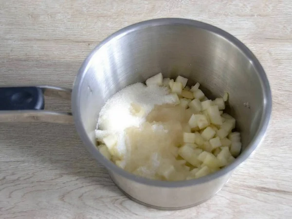 Pour 100 Grams Sugar Saucepan Add 250 Grams Prepared Pears — Foto Stock