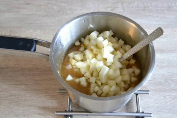 Add Remaining Pears Saucepan Stir — Fotografia de Stock