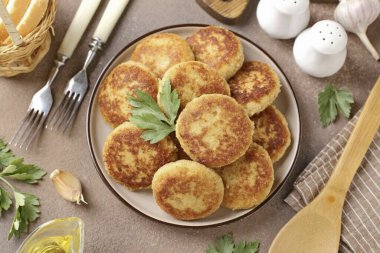 Pike cutlets with carrots are ready. They can be served with rice, potatoes, vegetables. Bon Appetit!