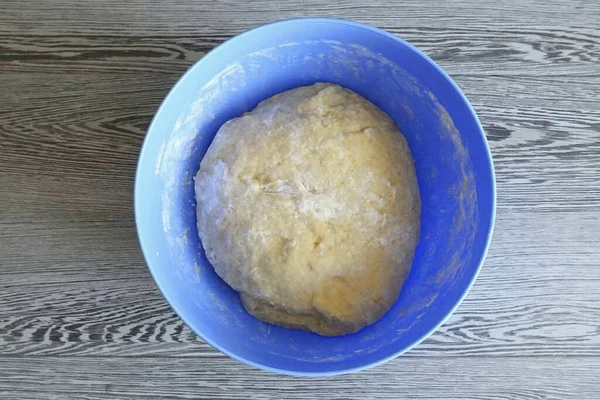 Sprinkle Finished Dough Plenty Flour Because Has Slightly Sticky Texture — Stockfoto