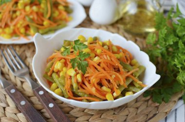 Et ve balık yemekleri için mükemmel hafif ve lezzetli bir salata hazırlamanızı öneririm. Afiyet olsun.!