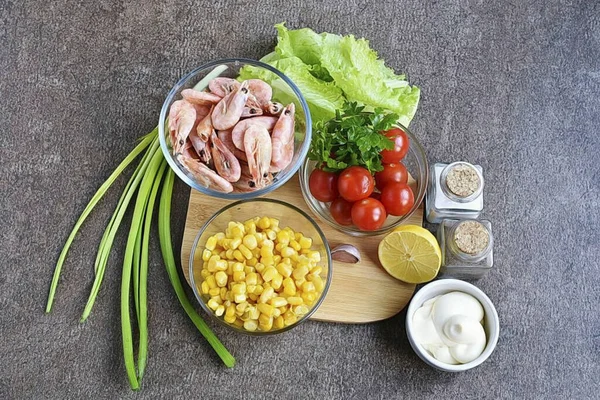 Připravte Všechny Ingredience Potřebné Výrobě Krevety Kukuřičný Salát — Stock fotografie