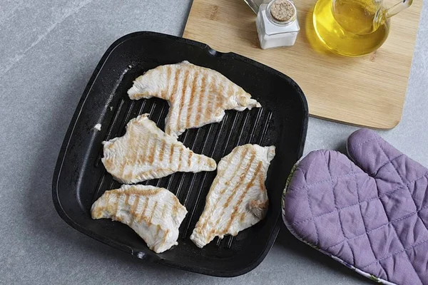 Melegítsük Fel Grill Serpenyőt Keféljük Meg Egy Kanál Olívaolajjal Rendezzük — Stock Fotó