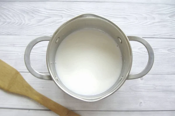 Haferflocken Kochen Wasser Und Milch Die Pfanne Geben Salzen Zucker — Stockfoto