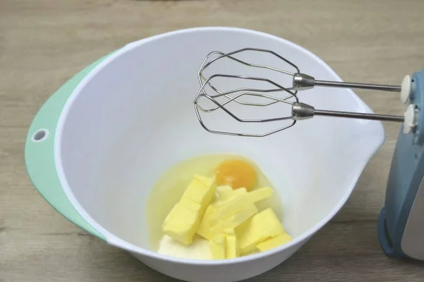 Beat 150 Grams Sugar Egg Softened Butter — Stock Photo, Image