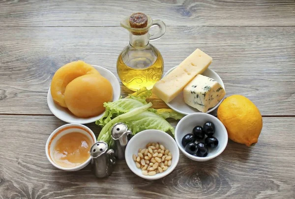 Připravte Všechny Ingredience Potřebné Výrobě Broskvového Sýrového Salátu Vyjměte Broskev — Stock fotografie