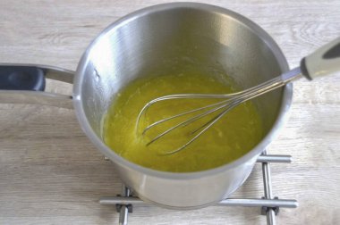 Kütleyi 35-36 dereceye soğutun..