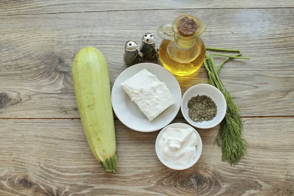 Preparare Tutti Gli Ingredienti Necessari Cucinare Zucchine Con Formaggio Feta — Foto Stock