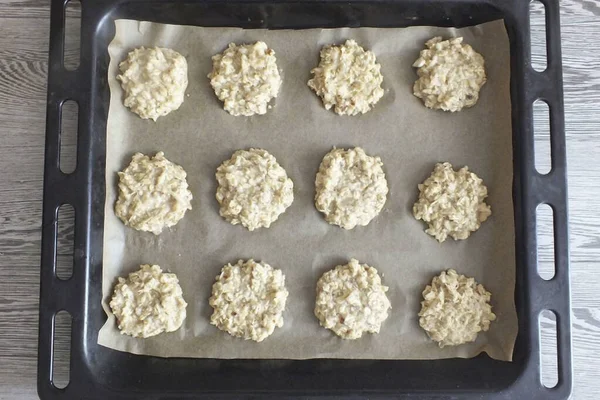 Line Baking Sheet Baking Paper Spread Dough Tablespoon Noticeable Distance — Stock Photo, Image