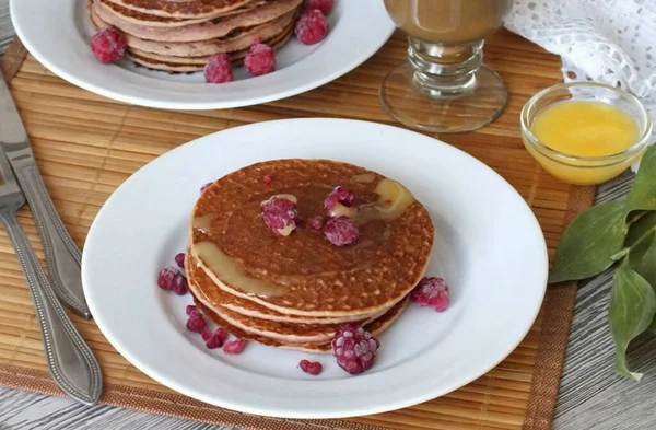 For a weekend breakfast, I offer a recipe for raspberry pancakes. They are prepared in the same way as pancakes or pancakes, but there are slight differences. Bon Appetit!