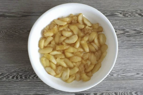 Vegyél Egy Süteményt Kenje Egy Vékony Vajréteggel Rakd Sült Almát — Stock Fotó
