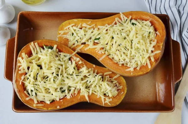 Unta Queso Rallado Por Encima Devolver Calabaza Horno Reduciendo Temperatura — Foto de Stock