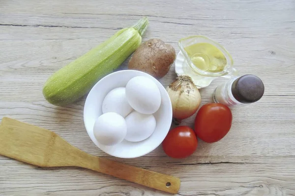 Приготуйте Всі Інгредієнти Необхідні Виготовлення Zucchini Tomato Tortilla — стокове фото