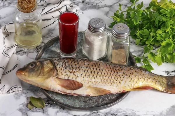 Připravte Všechny Ingredience Potřebné Výrobě Kapra Červeném Víně Očistěte Ryby — Stock fotografie