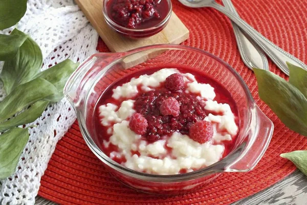 Mettre Quelques Cuillères Soupe Framboises Avec Sucre Dans Une Assiette — Photo