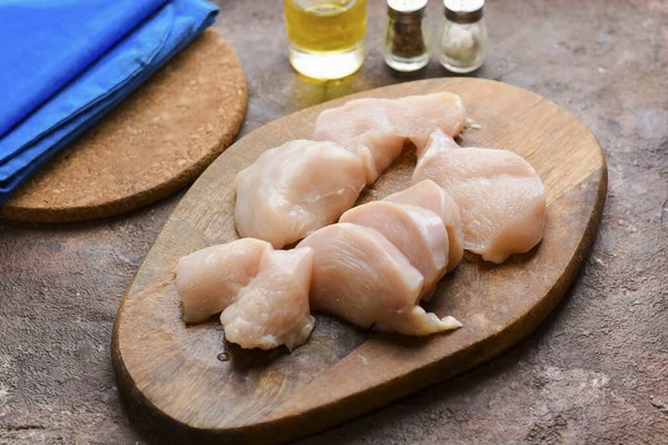 Enjuague Seque Filete Pollo Luego Corte Filete Trozos Medianos — Foto de Stock