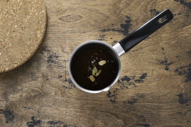 Türk 'e kahve ve kakule aktar..