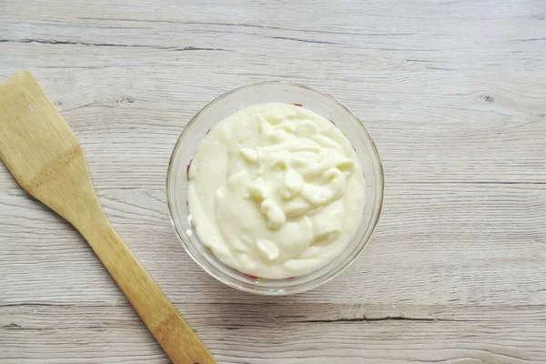 Als Melk Pan Begint Koken Giet Het Bereide Mengsel Erin — Stockfoto