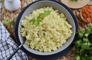 Köri ile çok lezzetli, kimyon, tütsülenmiş paprika kullanabilirsin. Detayların tarifine bak. Afiyet olsun.!