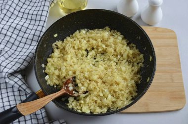 Birkaç dakika daha kızart..