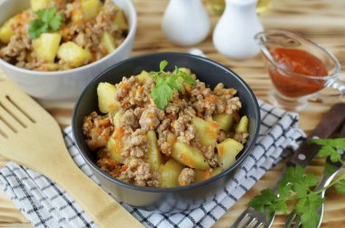 Bitkilerle öğütün ve sıcak servis yapın. Afiyet olsun.!