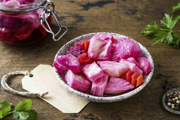 향기롭고 바삭바삭 간식으로 밝혀졌습니다 간청하다 — 스톡 사진