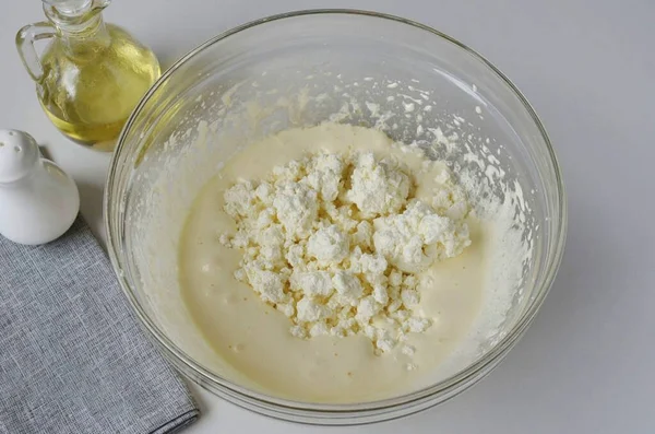 Προσθέστε Τυρί Cottage Τρίψτε Καλά Αυγό Και Ζάχαρη — Φωτογραφία Αρχείου