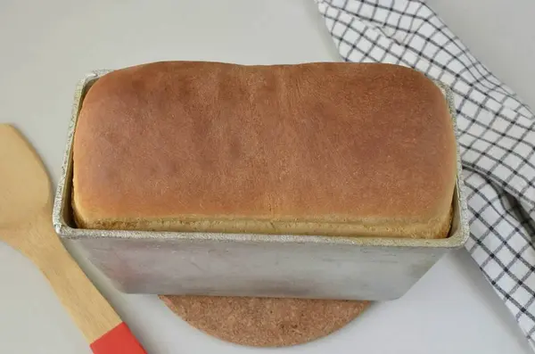 Got Loaf Bread Very Tall Remove Form Cool Completely — Stock Photo, Image